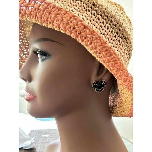 Black Dot Heart Earrings - Picture 6 of 6